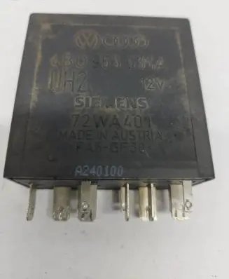 Volkswagen PASSAT B7 Other relay 4B0955531A