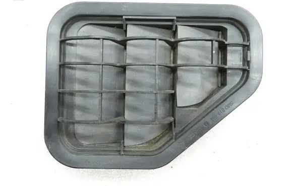 Volkswagen Tiguan Quarter panel pressure vent 5M0819466