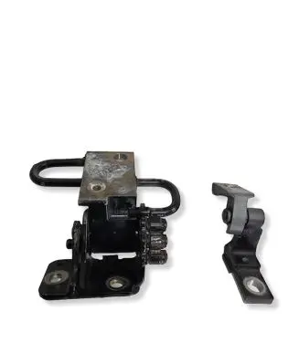 Audi A4 S4 B6 8E 8H Front door lower hinge 8E0831411