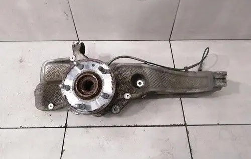 Tesla Model S Front wheel hub 104305200A