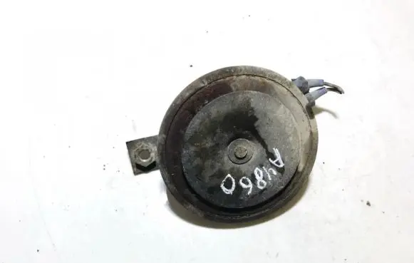 Volkswagen Golf III Horn signal 002952