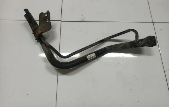 Nissan Almera Tino Fuel tank filler neck pipe 