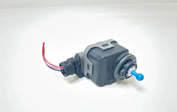 Nissan Qashqai Headlight level adjustment motor 00787843