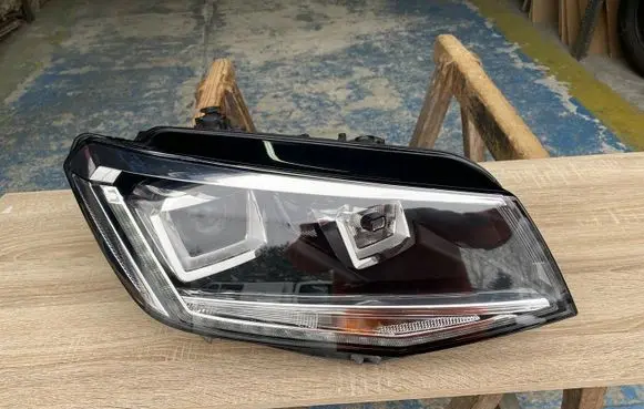Volkswagen Caddy Headlight/headlamp 2K1941032A