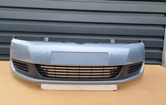 Volkswagen Golf Plus Front bumper 5M0807221