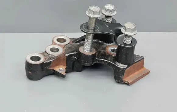 Honda Civic IX Engine mounting bracket
