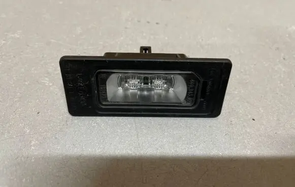 Audi A3 S3 8V Number plate light 4C0913021