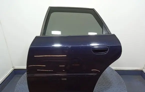 Audi A3 S3 8P Rear door