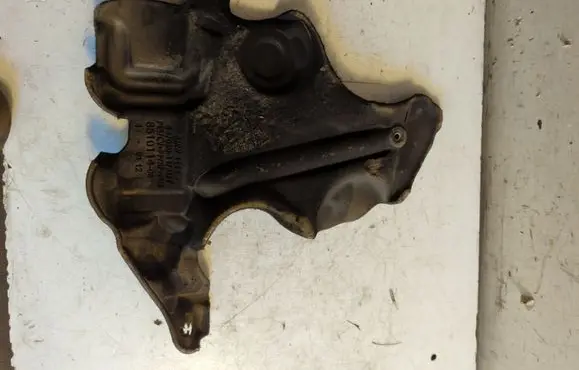 BMW 5 F10 F11 Heat shield in engine bay 851011406