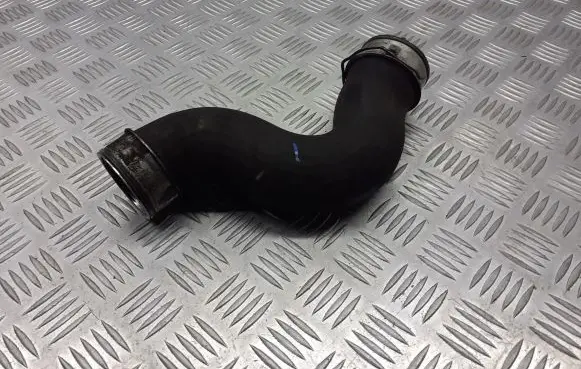 Skoda Octavia Mk2 (1Z) Turbo air intake inlet pipe/hose BRAK
