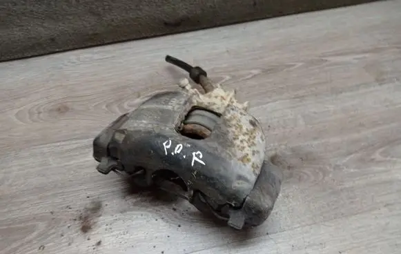 Volvo XC70 Front brake caliper