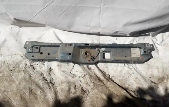 Opel Corsa C Radiator support slam panel