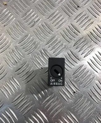 Passenger airbag on/off switch