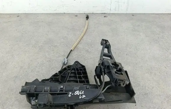 Ford Focus Front door lock 