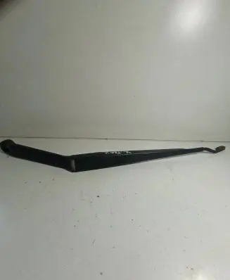 Nissan X-Trail T30 Front wiper blade arm B46LD