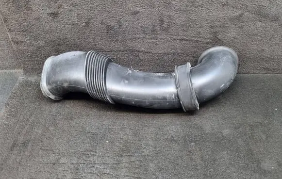 Audi Q7 4L Air intake duct part 7L6129752B 7L6129609C