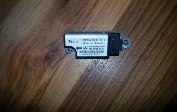 Mercedes-Benz C W202 Airbag deployment crash/impact sensor 0008209926 0003991822006769