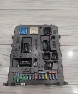 Citroen Berlingo Comfort/convenience module 9678477080