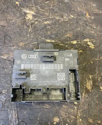 Audi A3 S3 8P Door control unit/module 8T0959792G