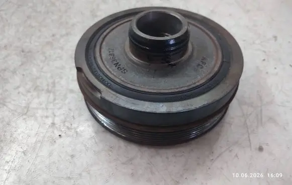 BMW X4 F26 Crankshaft pulley 7619245