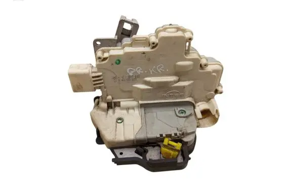 Audi A6 S6 C6 4F Front door lock 4F1837015