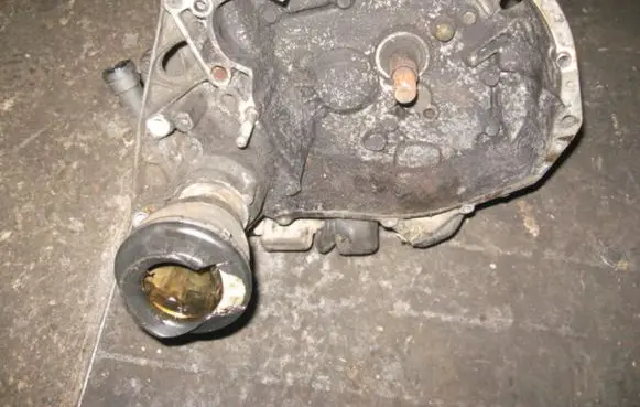 Manual 5 speed gearbox