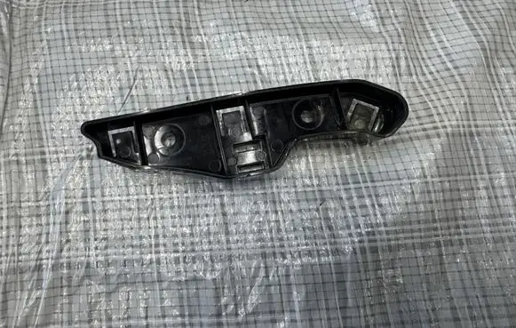 Alfa Romeo Junior Front bumper mounting bracket 50572564