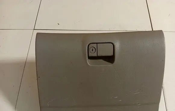 Mazda Premacy Glove box 