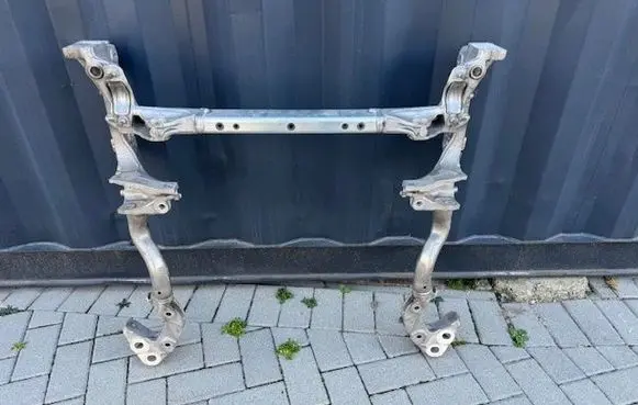 Audi Q8 Front subframe 4M0399315 4M0399315R