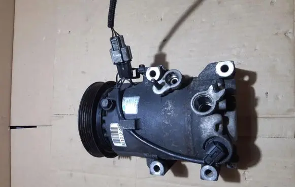 KIA Sportage Air conditioning (A/C) compressor (pump)