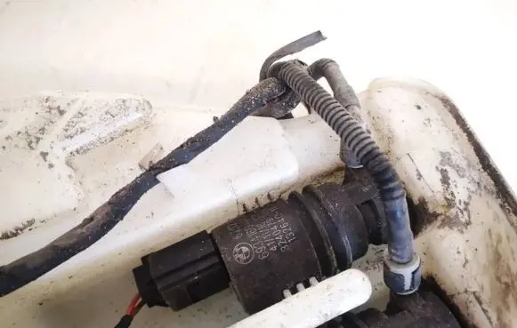 BMW 5 GT F07 Windscreen/windshield washer pump 693416001 6934160-01