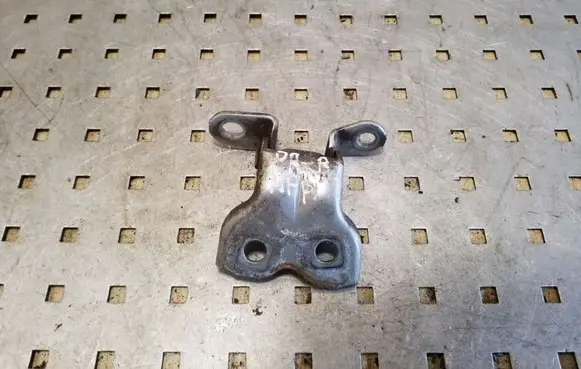 Toyota Avensis Verso Front door lower hinge 