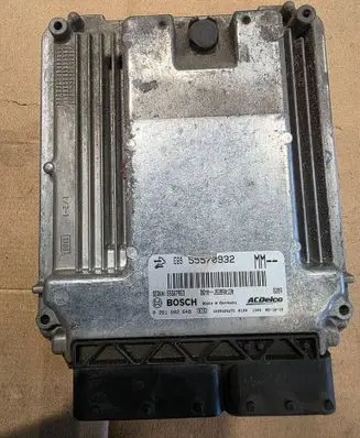 Opel Insignia A Engine control unit/module ECU 55570932 55567953 0261S02648