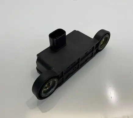 Mercedes-Benz C W204 ESP acceleration yaw rate sensor A0055421918 GD78C13Q7N 10170106303