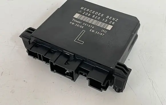 Mercedes-Benz CLK A208 C208 Door control unit/module 2088201326