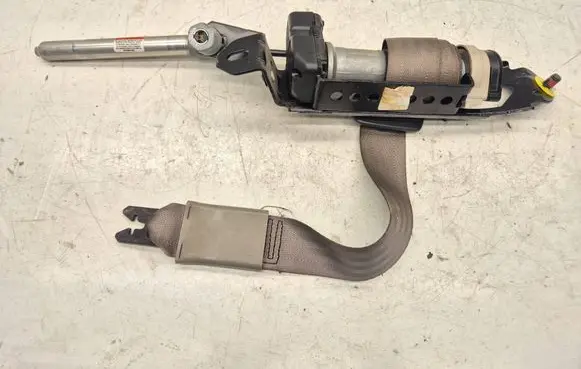 Volvo S80 Front seatbelt 39975989