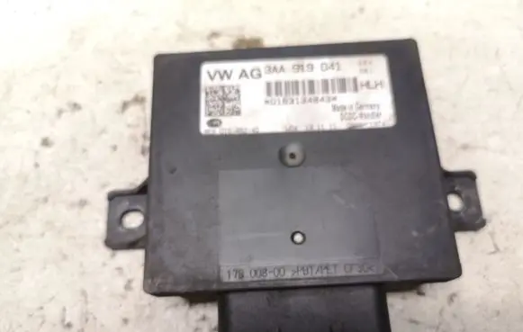 Volkswagen PASSAT B7 Power management control unit 3AA919041