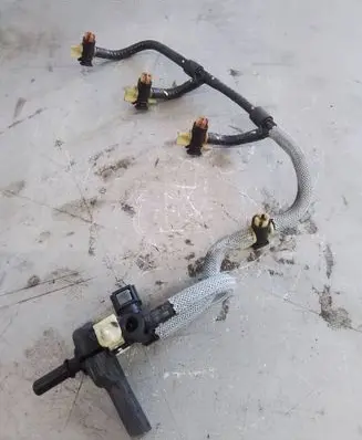 Fuel return line/hose