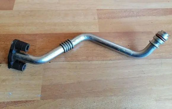 Dacia Sandero Turbo turbocharger oiling pipe/hose 151963493R 151987723R 151985531R