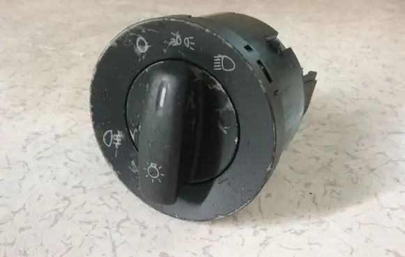 Volkswagen Golf V Light switch 1K0941431B