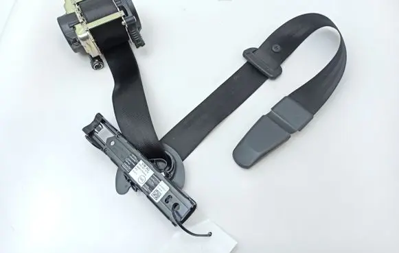 Audi A4 S4 B9 8W Front seatbelt 626528700 3G0857737