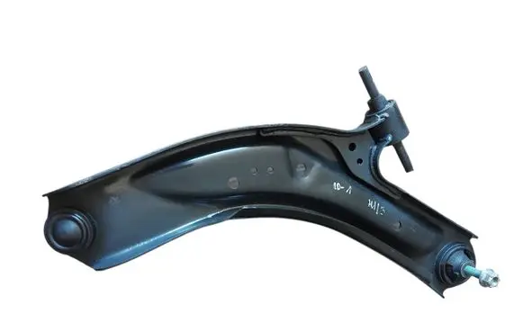 Nissan X-Trail T32 Front lower control arm/wishbone 8X01