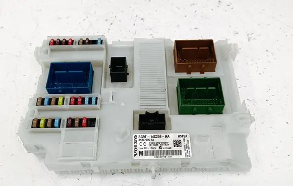 Volvo S60 Fuse module 31327995AA BG9T14C256HA