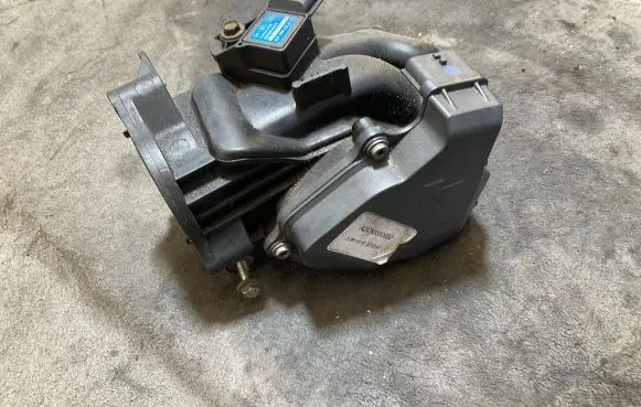 Renault Trafic III (X82) Throttle valve A2C53350932