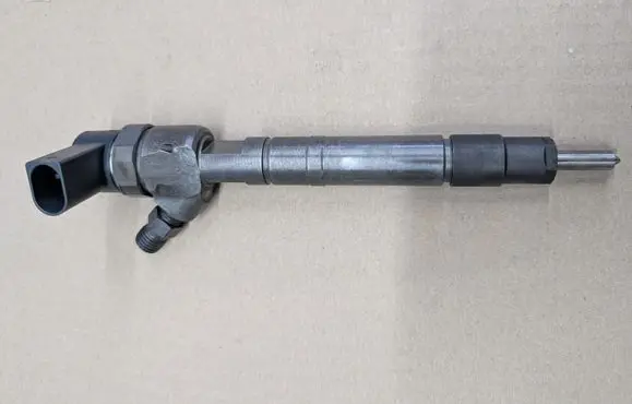 Mercedes-Benz Sprinter W906 Fuel injector 0445110106I