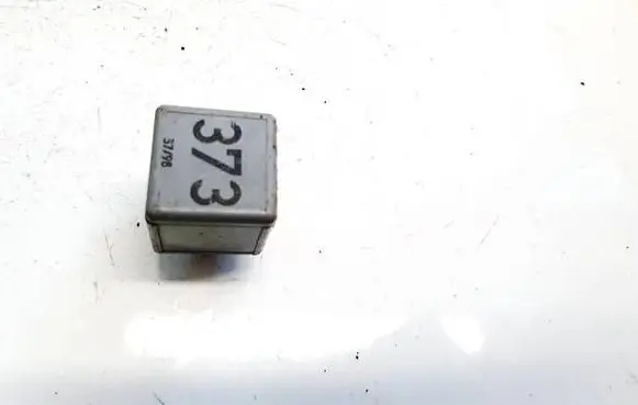 Volkswagen PASSAT B5.5 Other relay 8d0951253a