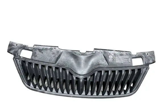Skoda Praktik (5J8) Front bumper upper radiator grill 5L0010722P