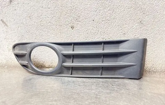 Volvo S40 Front fog light trim/grill 30744919 BP8BB
