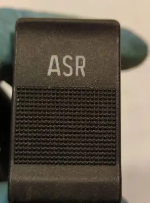 Traction control (ASR) switch