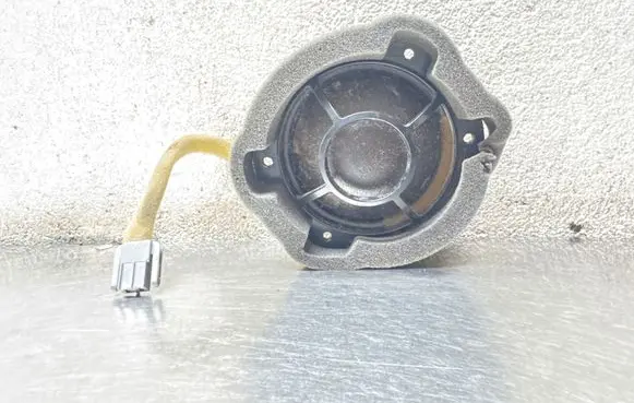 Volvo C70 Front door high frequency speaker 30679365